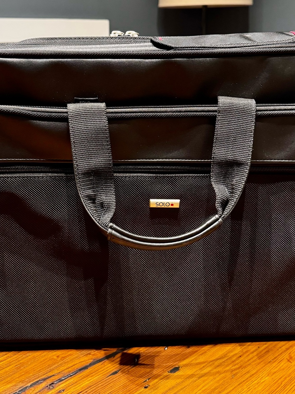 Solo New York Paramount Retractable Strap Laptop Briefcase NWOT